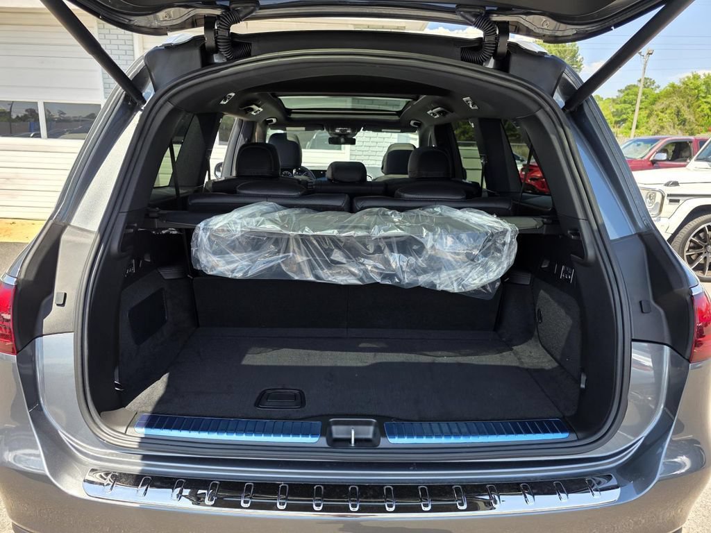 New 2026 Mercedes-Benz GLS 580 4MATIC image 9