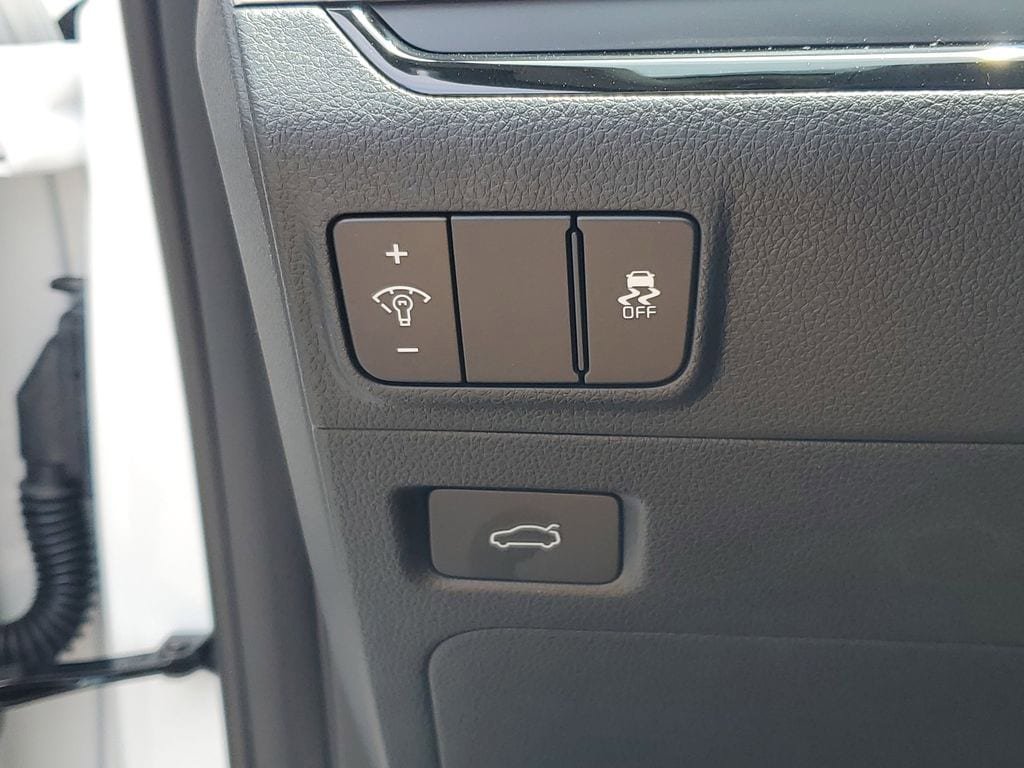 New 2026 Kia K5 LXS FWD image 19