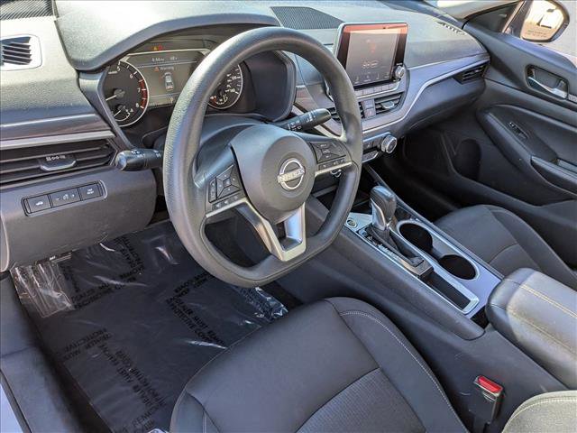 Used 2024 Nissan Altima 2.5 SV image 10
