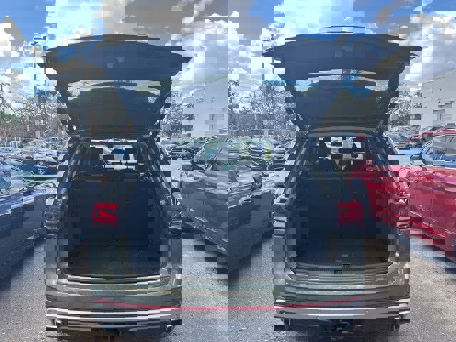 Certified 2025 Volkswagen Atlas Peak Edition SE image 7