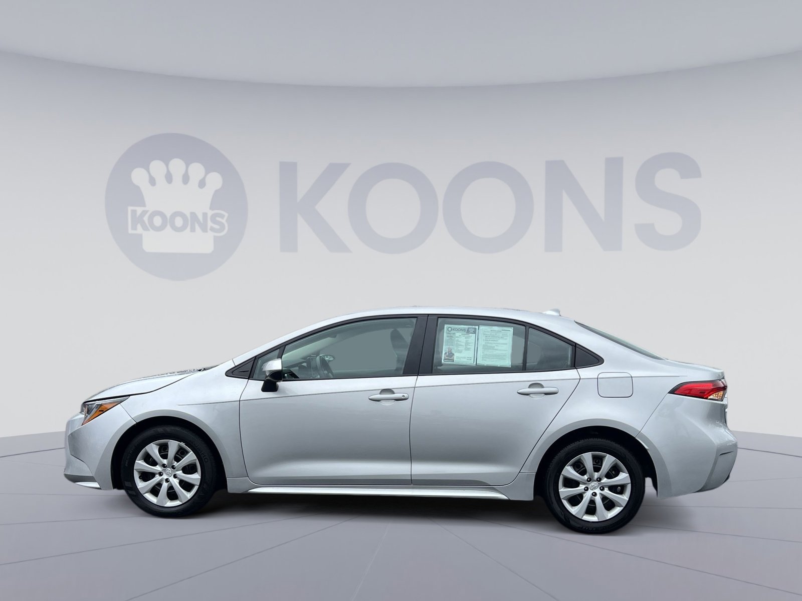 Used 2024 Toyota Corolla LE image 2