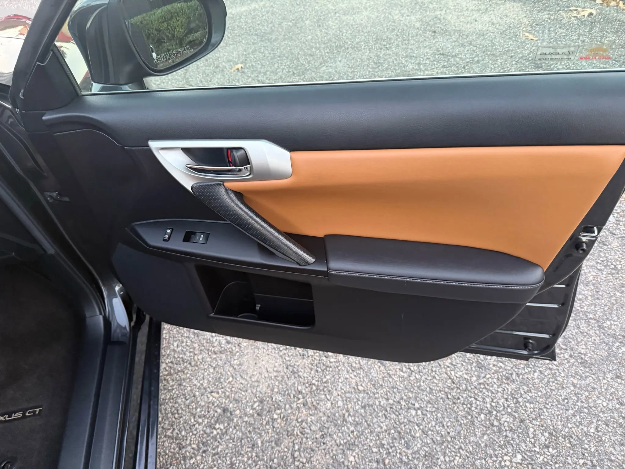 Used 2011 Lexus CT 200h image 21