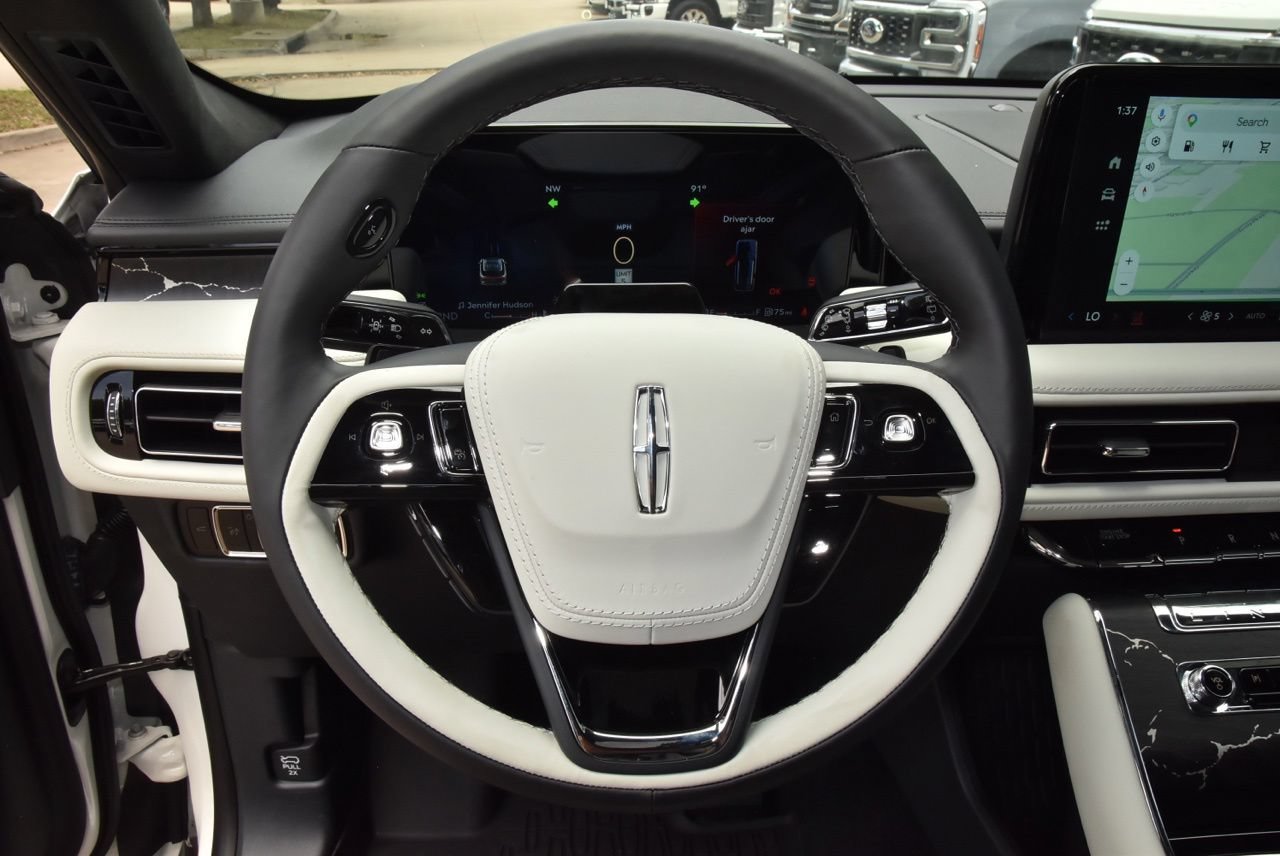 New 2026 Lincoln Aviator Black Label w/ Jet Appearance Package AWD/4WD image 24