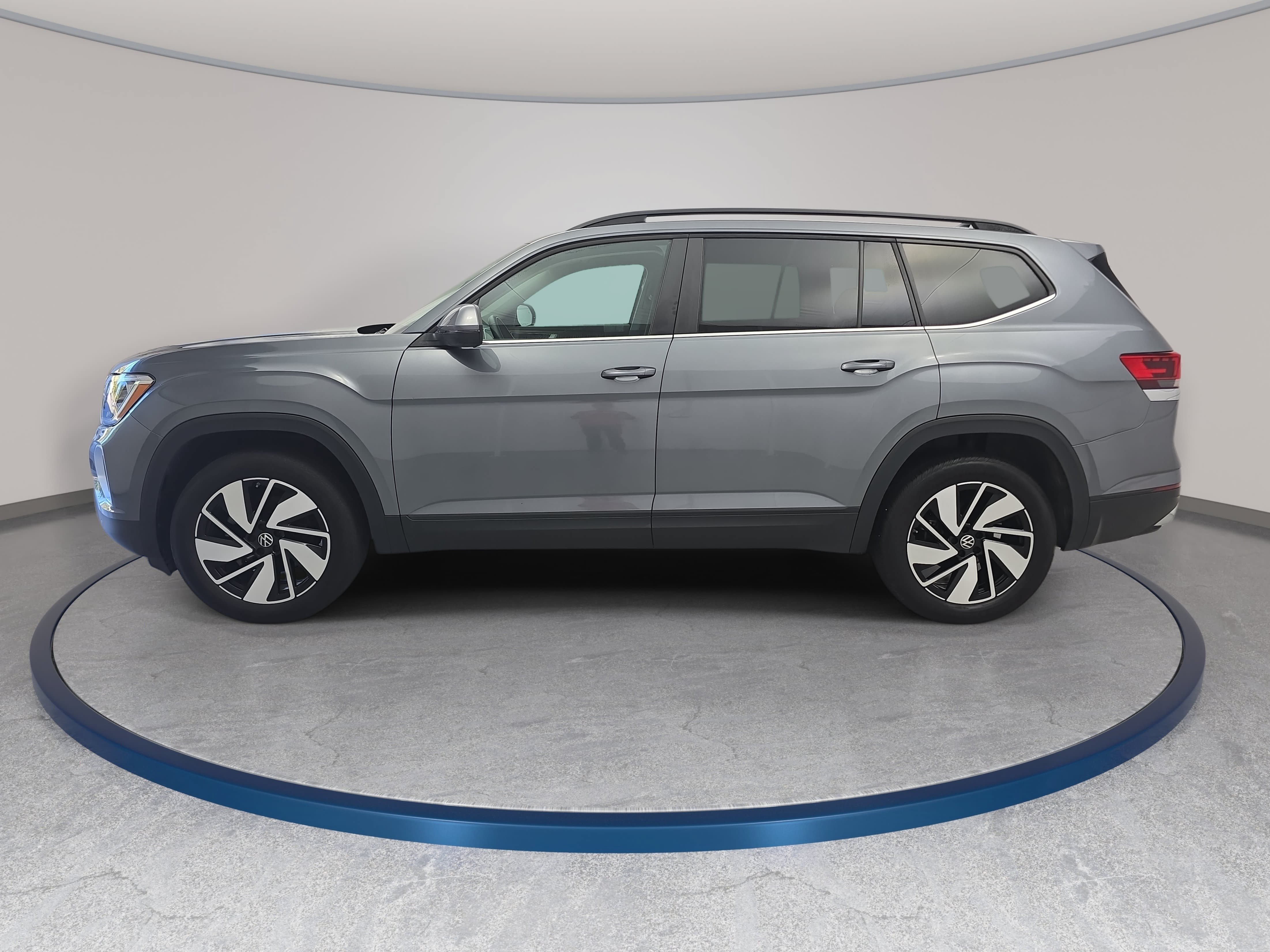 Used 2025 Volkswagen Atlas SE FWD image 8