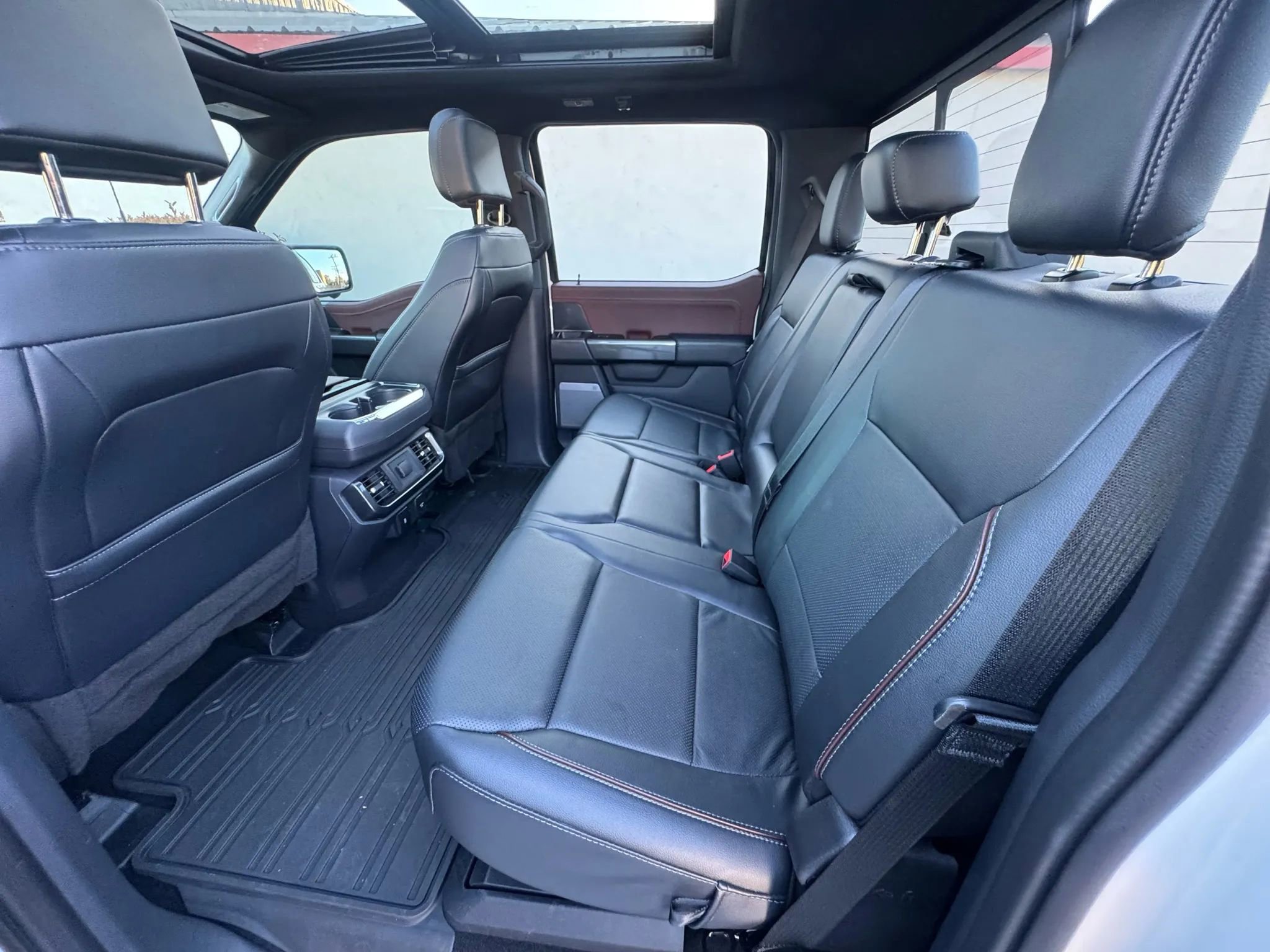 Used 2023 Ford F150 Lariat w/ Max Trailer Tow Package image 17