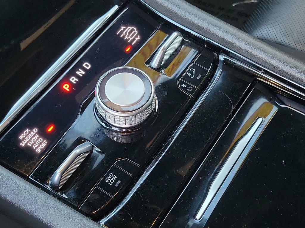 Used 2023 Jeep Grand Cherokee Overland w/ Advanced Protech Group III image 10