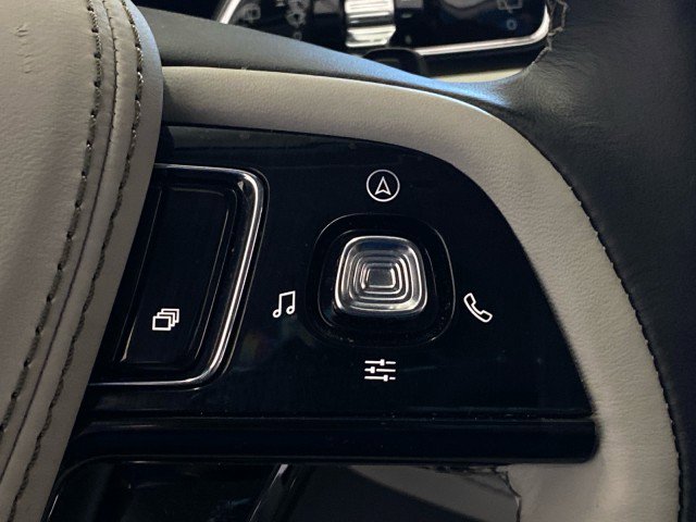 Used 2025 Lincoln Aviator AWD image 21