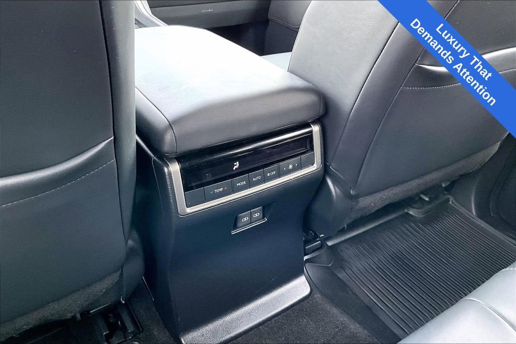 Used 2024 Lexus GX 550 image 31