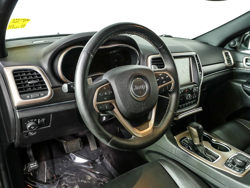 Used 2017 Jeep Grand Cherokee Limited AWD/4WD image 4