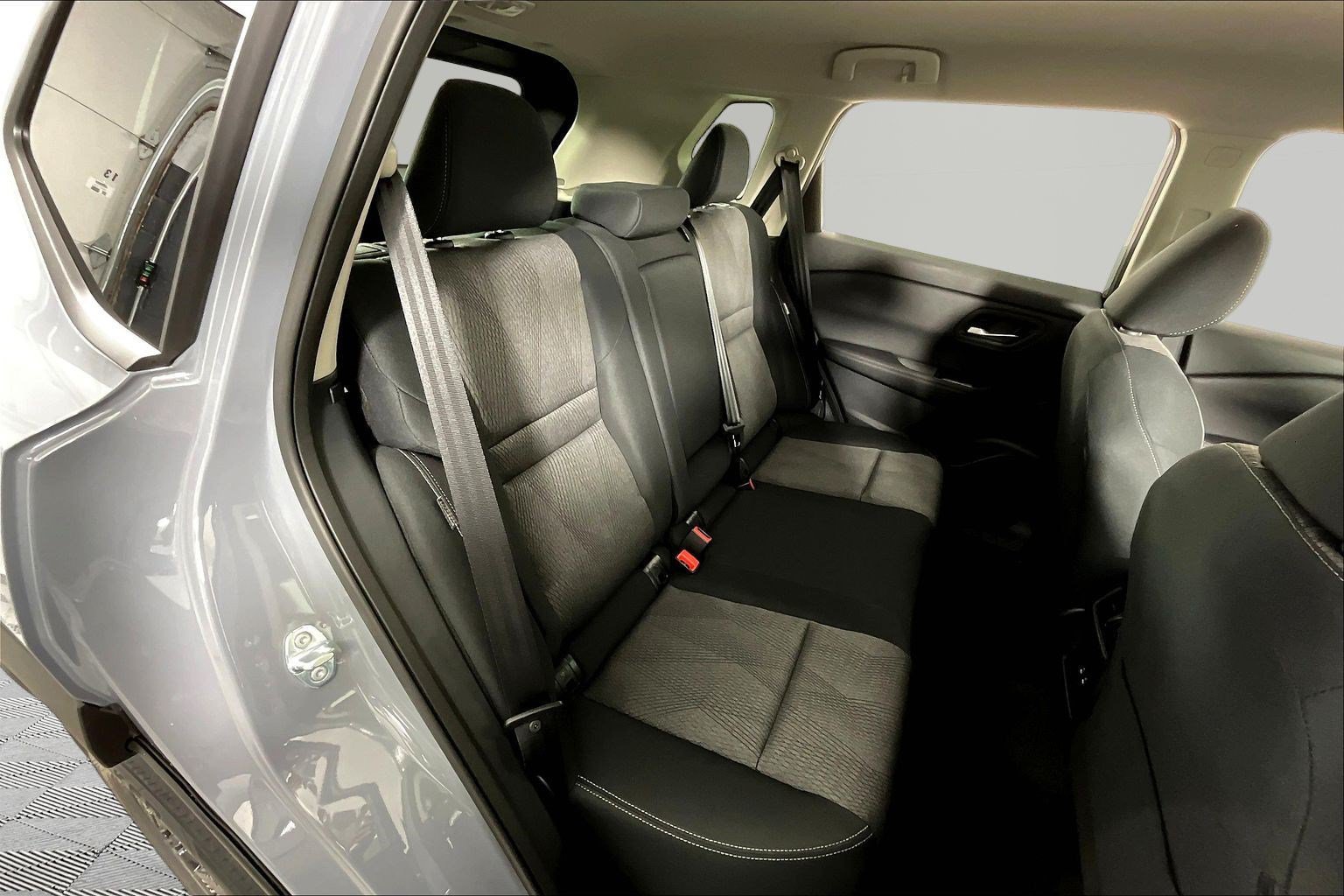 New 2026 Nissan Rogue SV w/ Cold Weather Package AWD/4WD image 19