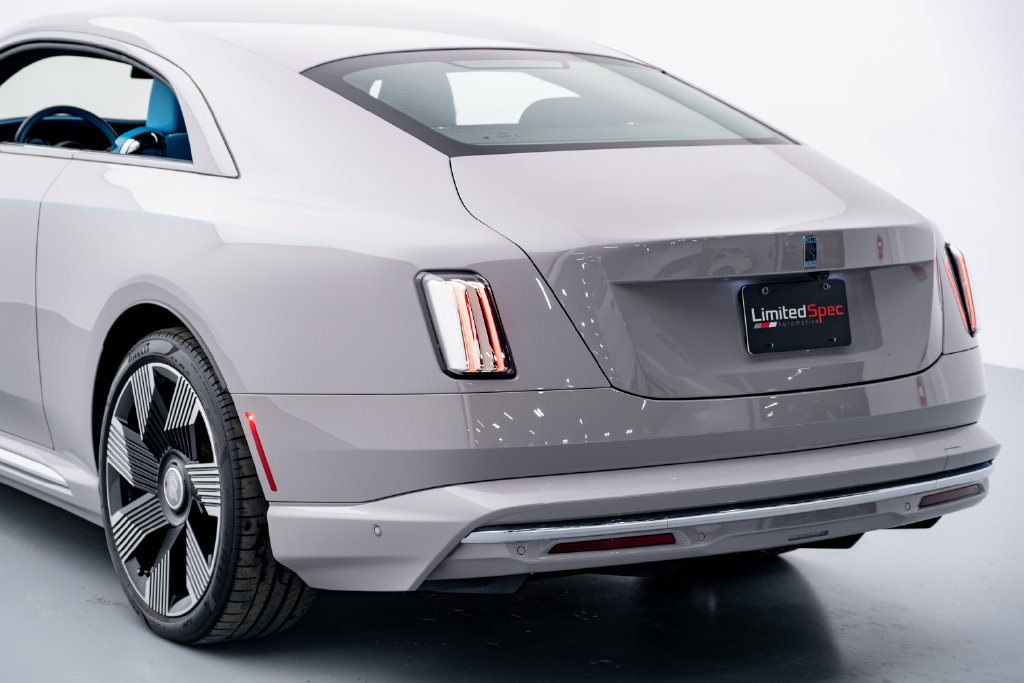 Used 2024 Rolls-Royce Spectre w/ Spectre Launch Package AWD/4WD image 32