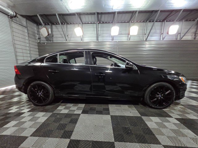 Used 2017 Volvo S60 T5 Inscription w/ Climate Package image 9