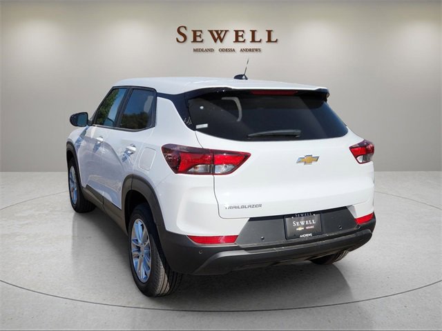 Used 2025 Chevrolet TrailBlazer LS w/ LS Convenience Package image 3