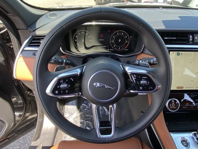 New 2025 Jaguar F-PACE R-Dynamic S AWD/4WD image 7