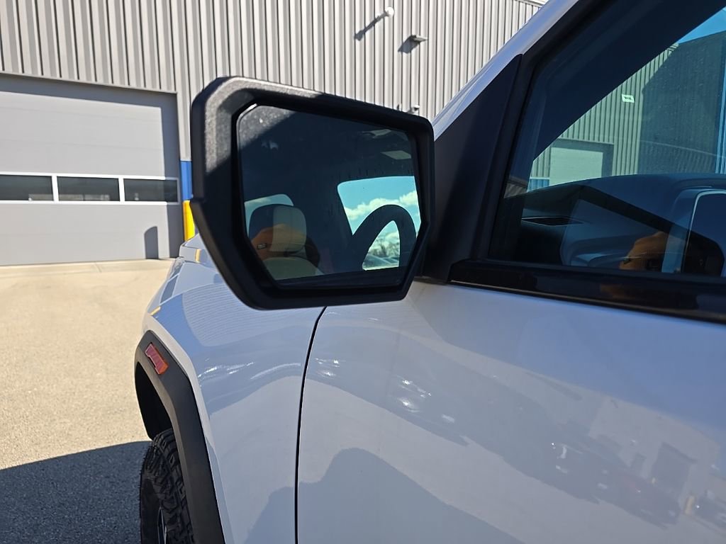 Used 2025 GMC Canyon AT4 w/ AT4X Package image 7