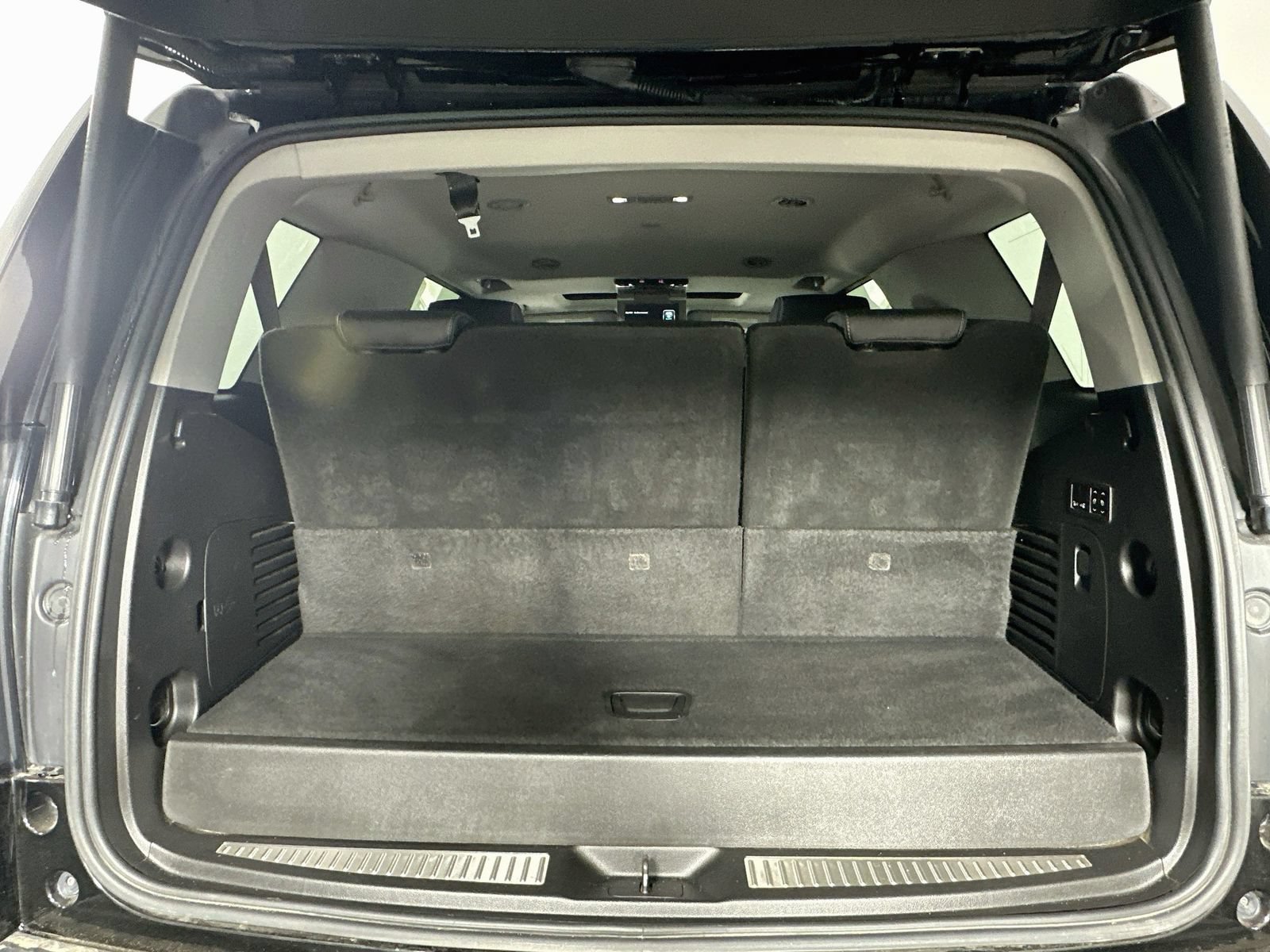Used 2018 GMC Yukon Denali AWD/4WD image 30