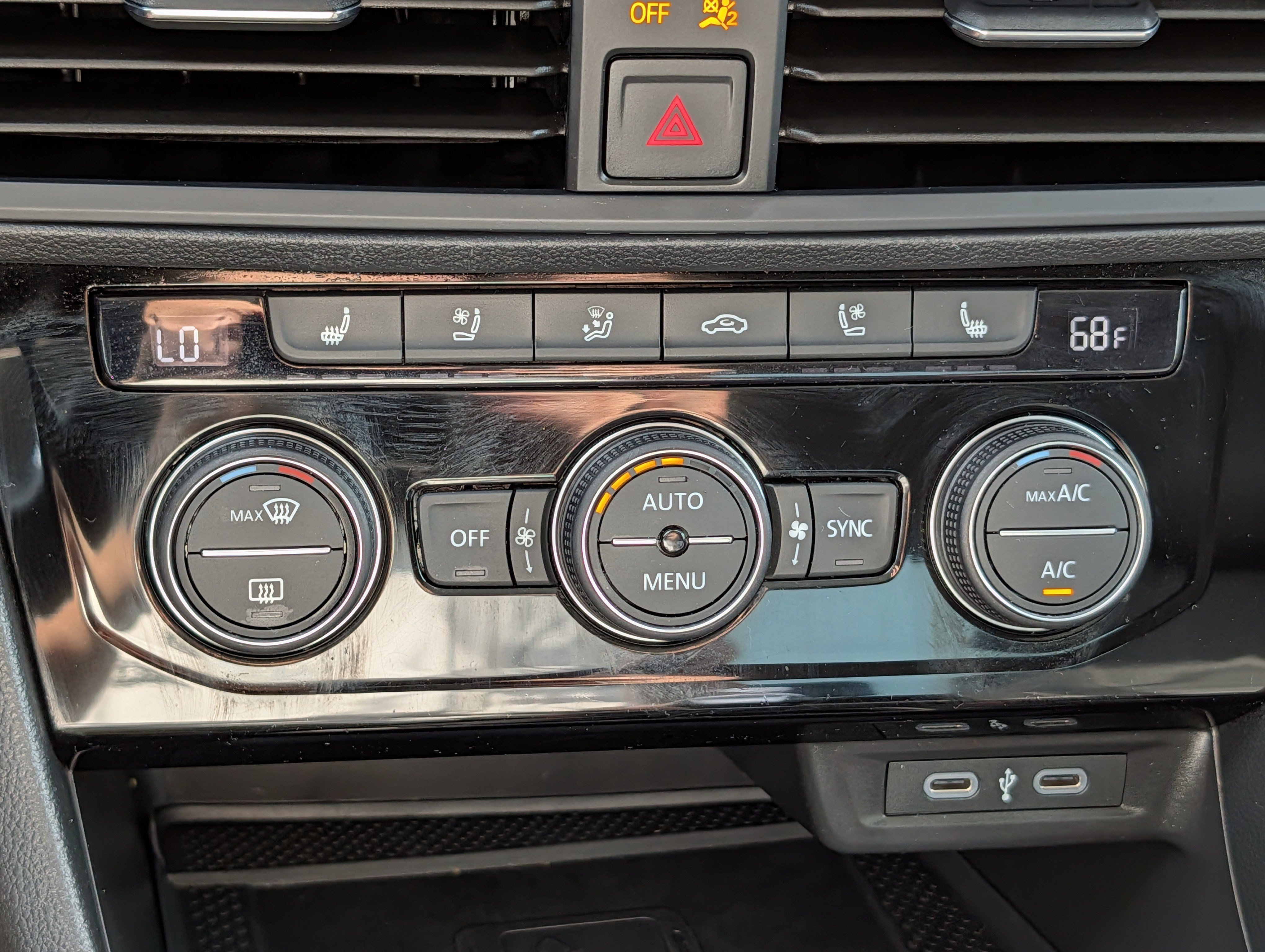 Certified 2024 Volkswagen Jetta SEL FWD image 23