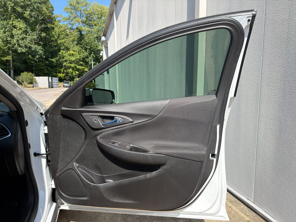 Used 2023 Chevrolet Malibu LS FWD image 19