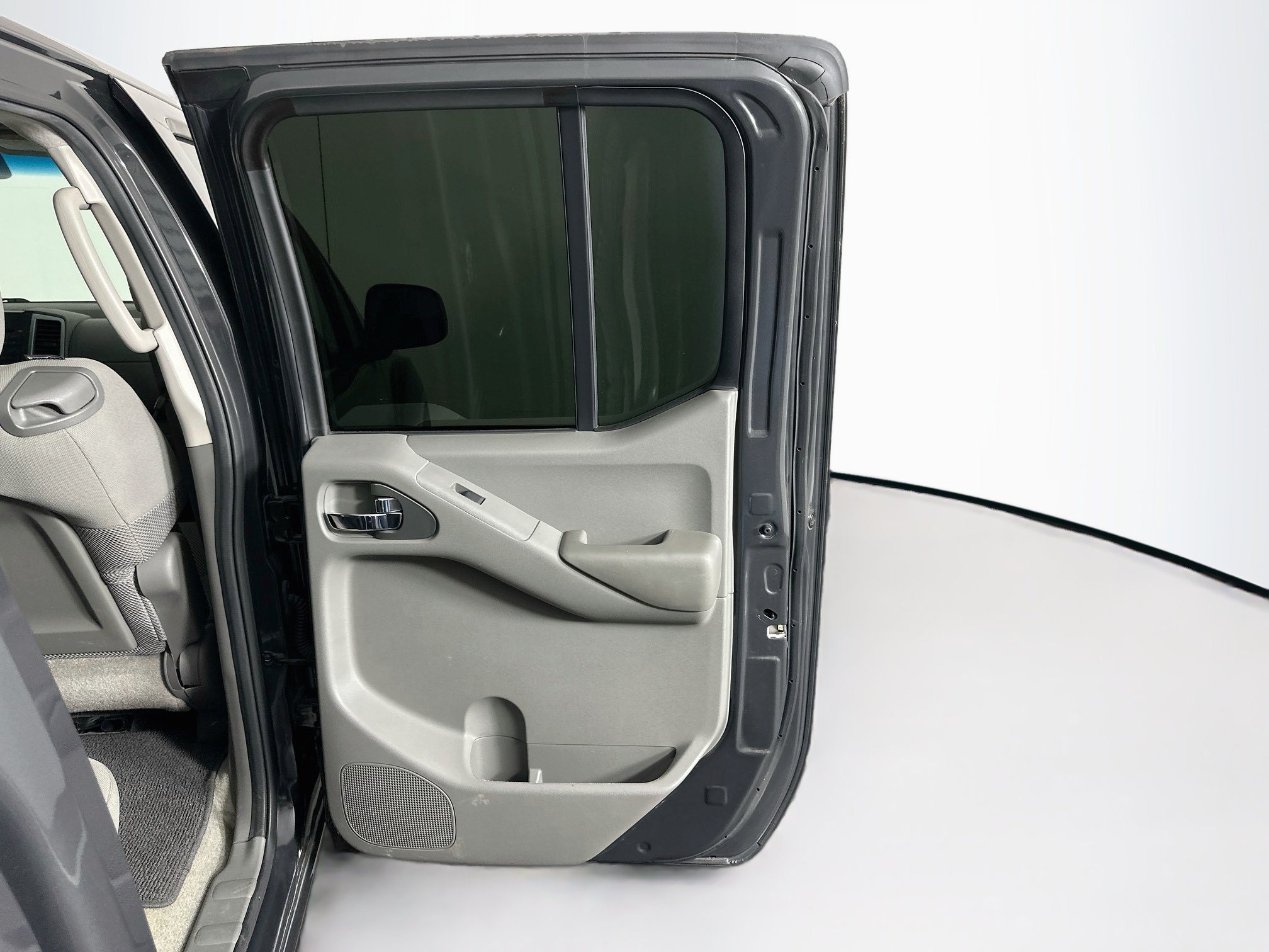Used 2012 Nissan Frontier SV RWD image 26