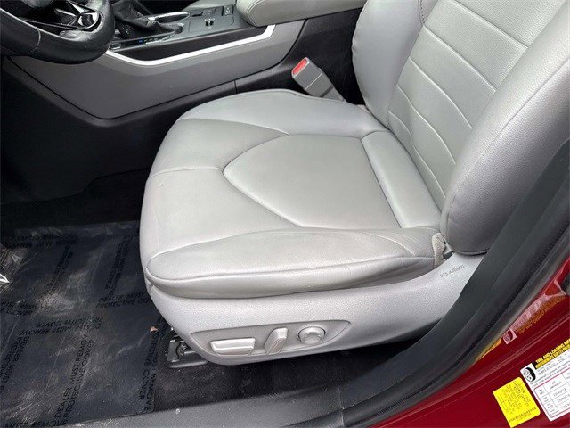 Used 2020 Toyota Highlander XLE image 15