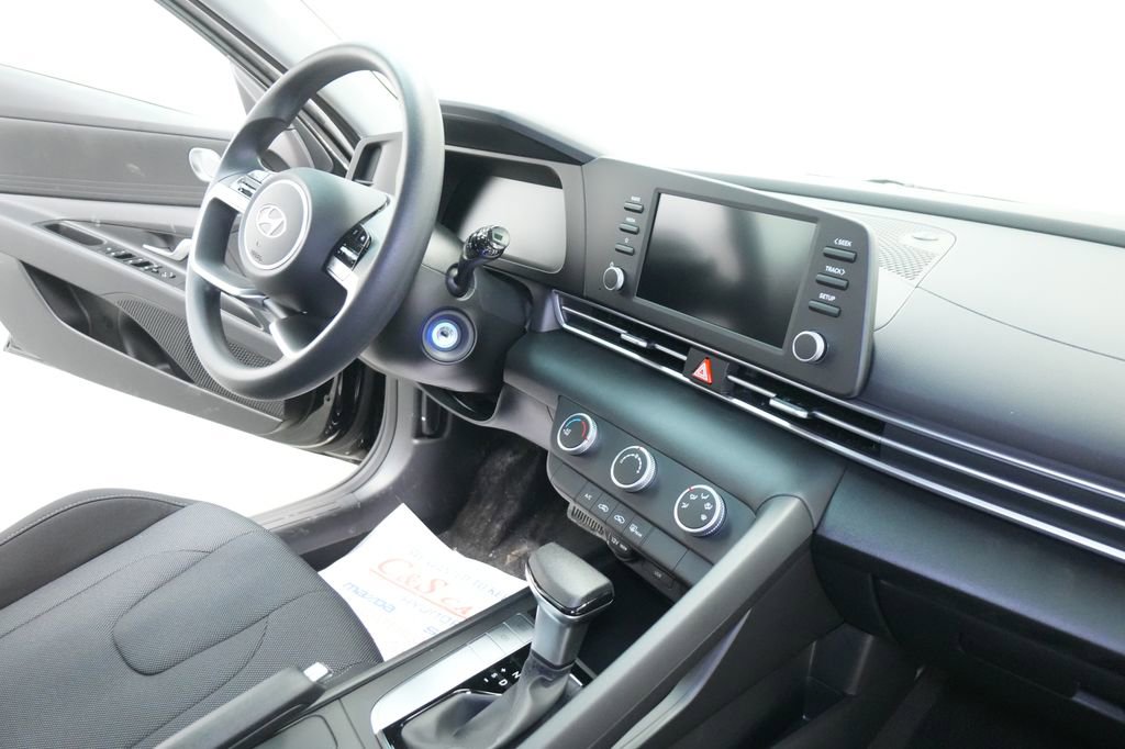 New 2026 Hyundai Elantra SE image 24