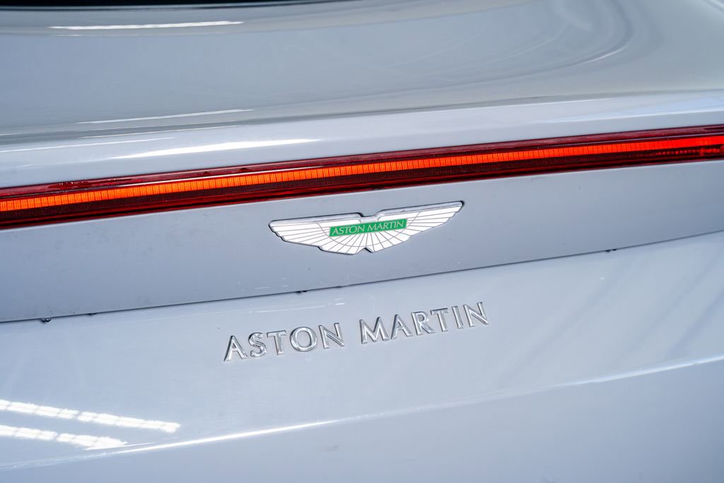 Used 2020 Aston Martin V8 Vantage Coupe image 27