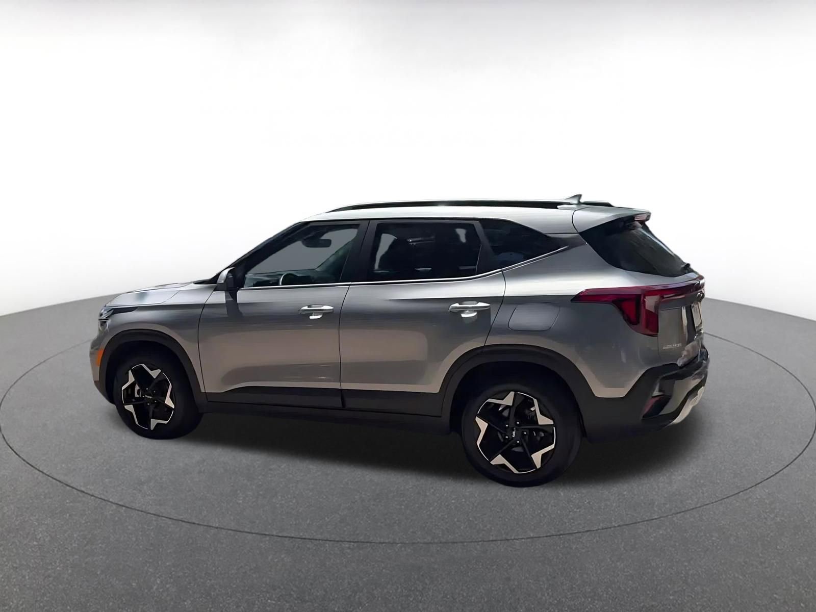 Used 2025 Kia Seltos S FWD image 10