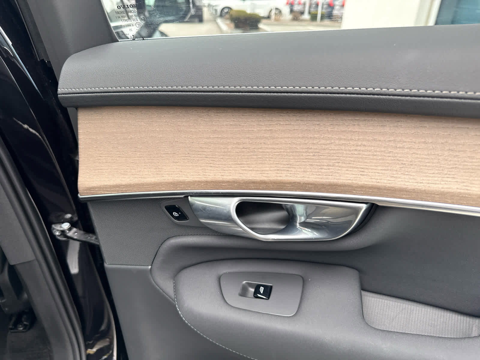 Used 2026 Volvo XC90 B6 Plus image 28