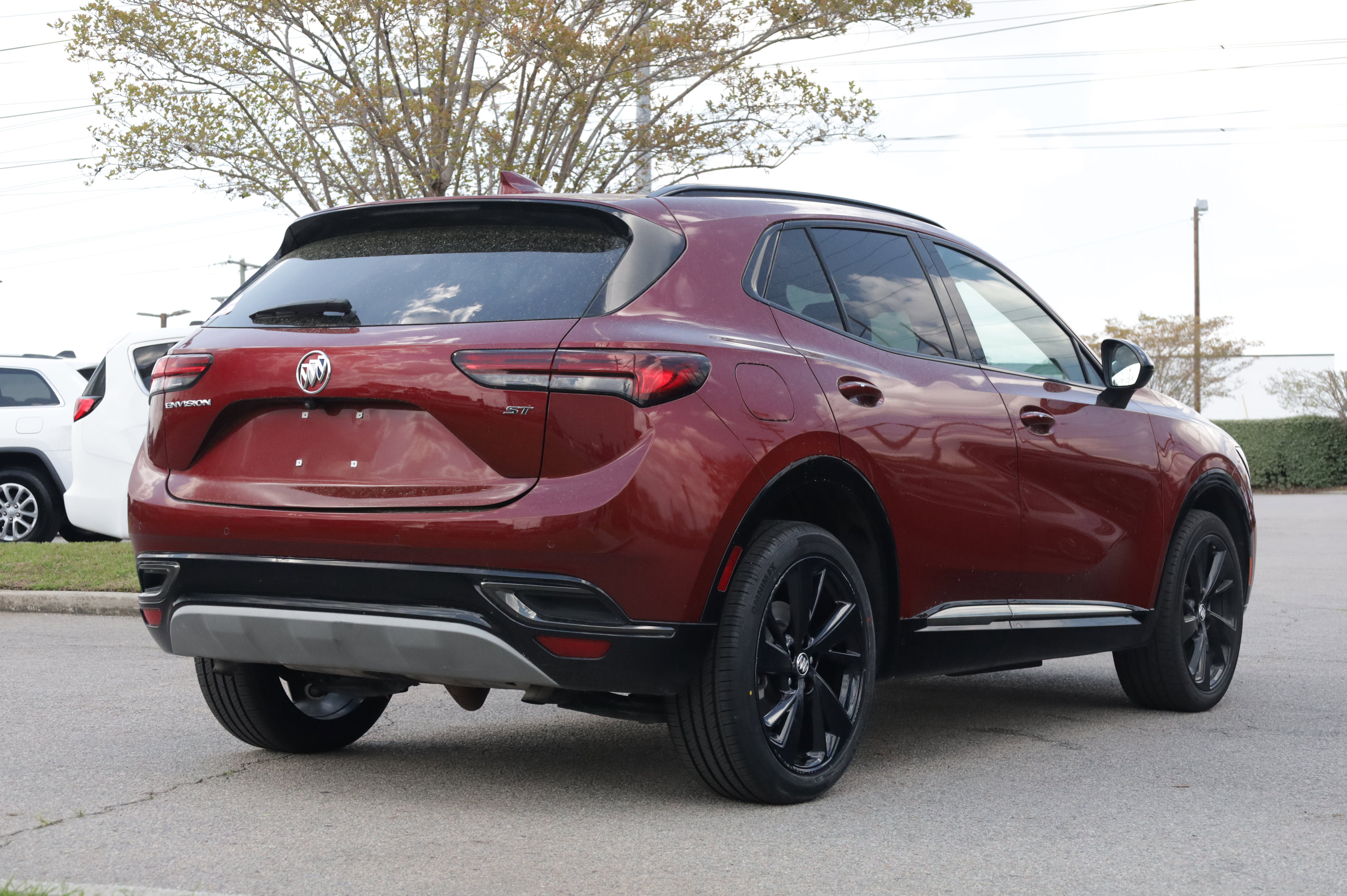 Used 2023 Buick Envision Essence w/ Sport Touring Package image 5