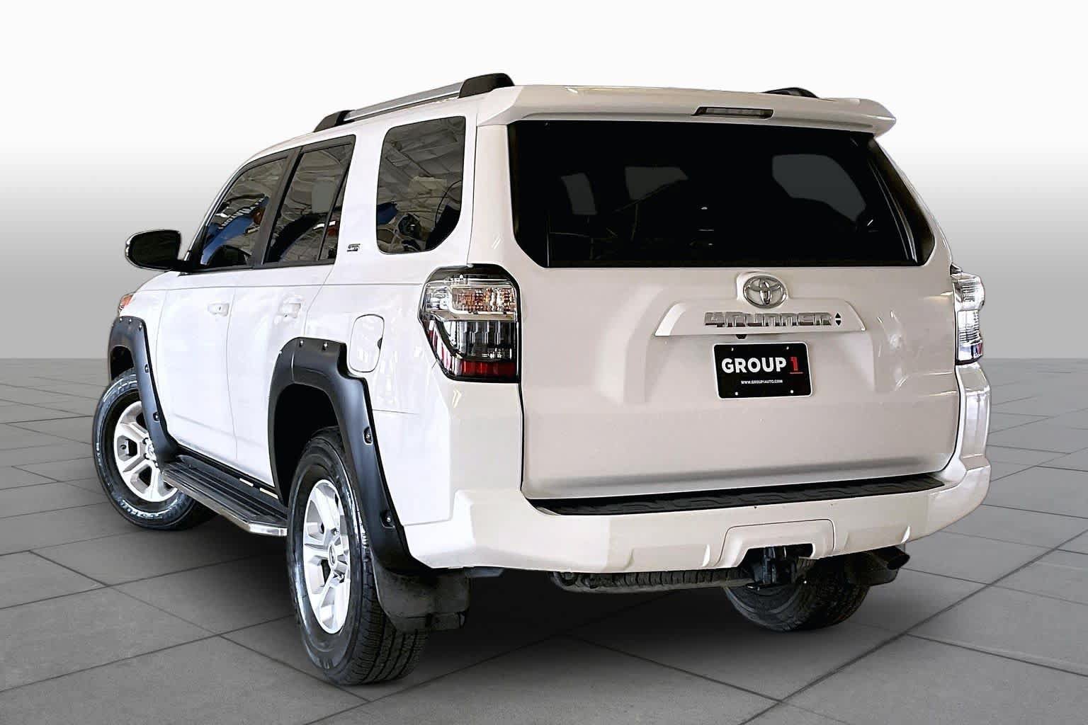 Used 2020 Toyota 4Runner SR5 Premium RWD image 11