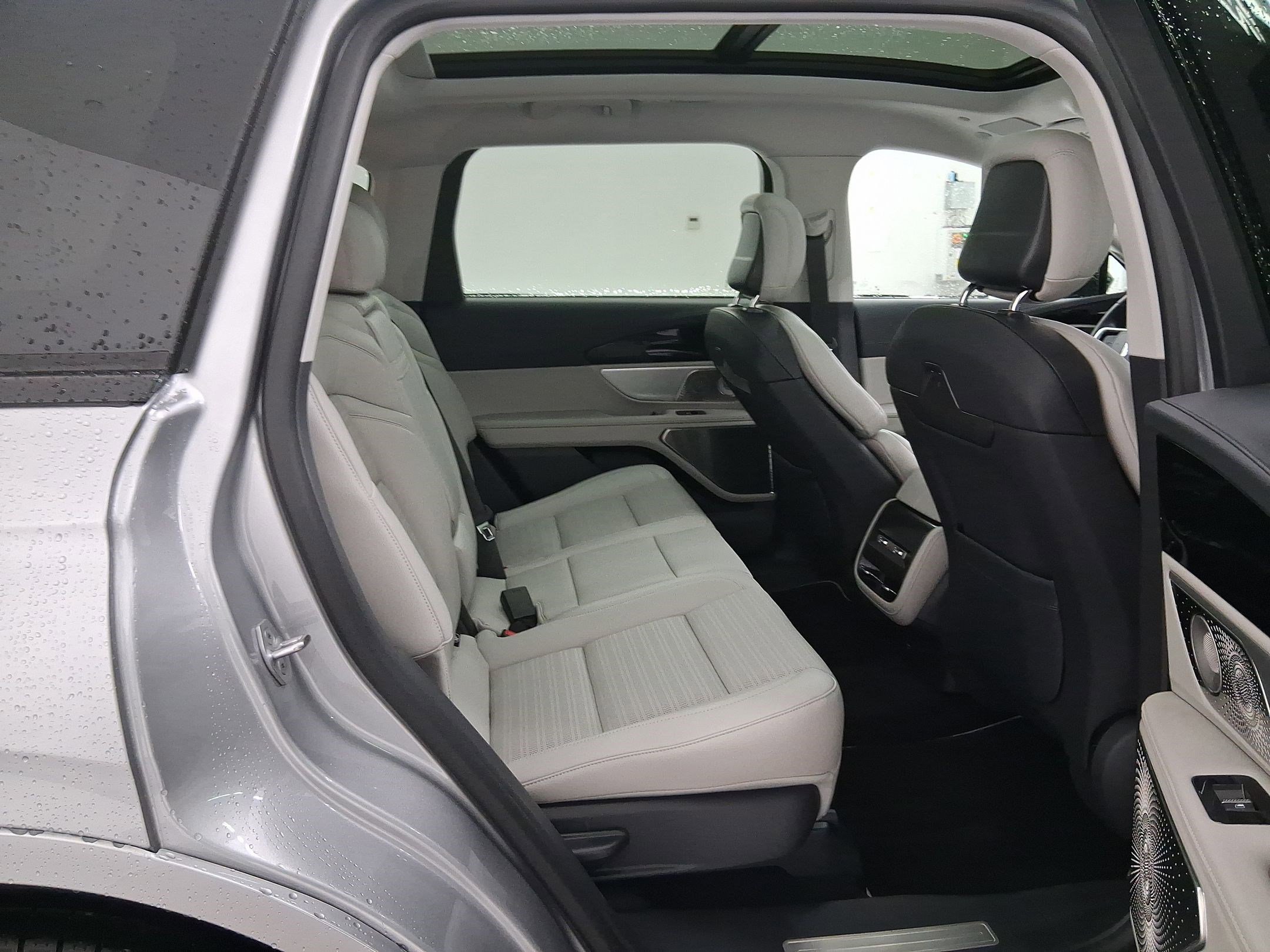 Used 2026 Lincoln Nautilus Reserve image 32