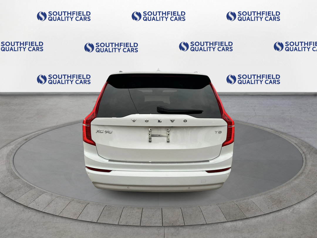 Used 2022 Volvo XC90 T5 Momentum w/ Protection Package Premier image 5