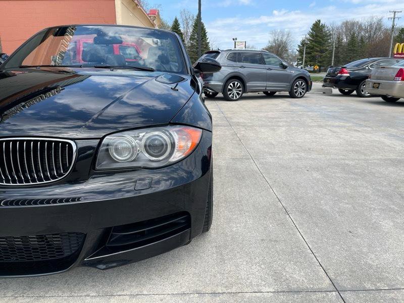 Used 2008 BMW 135i Convertible RWD image 8