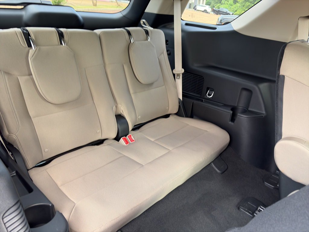 Used 2023 Ford Explorer XLT RWD image 15
