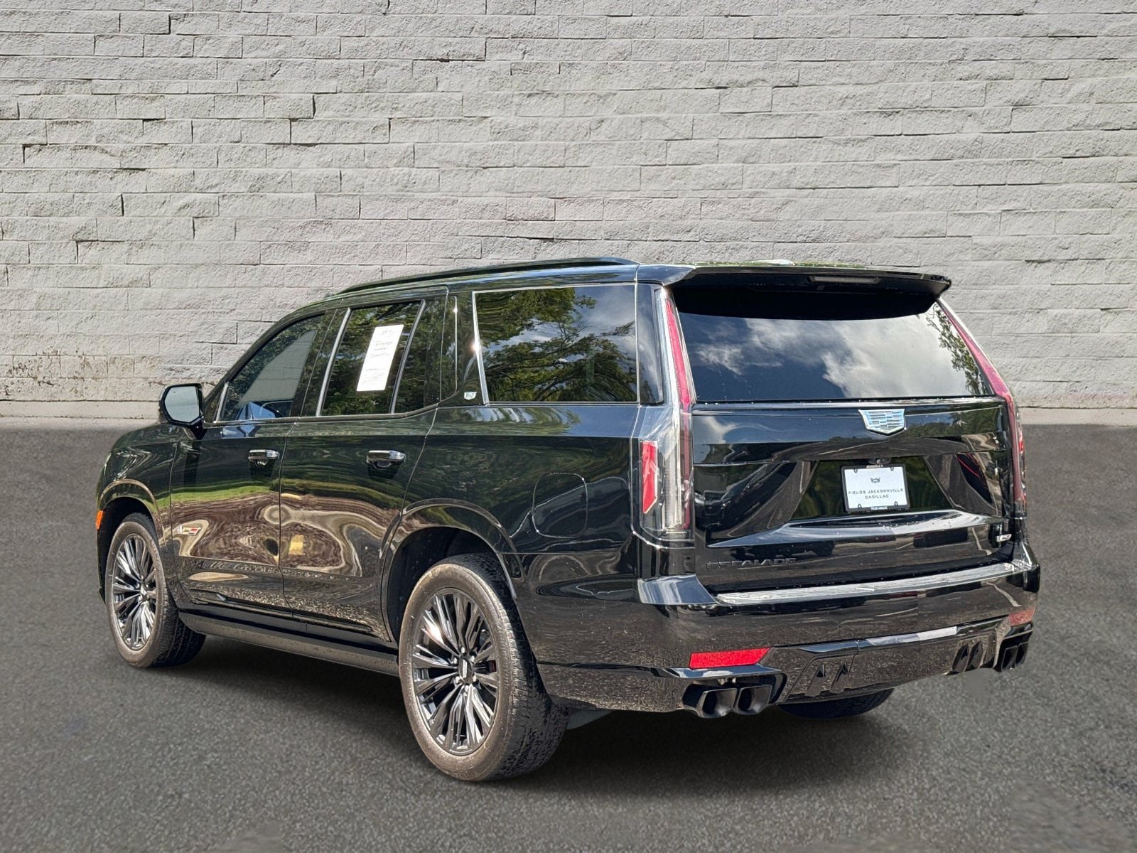 Certified 2023 Cadillac Escalade V w/ LPO, ONYX Package AWD/4WD image 3