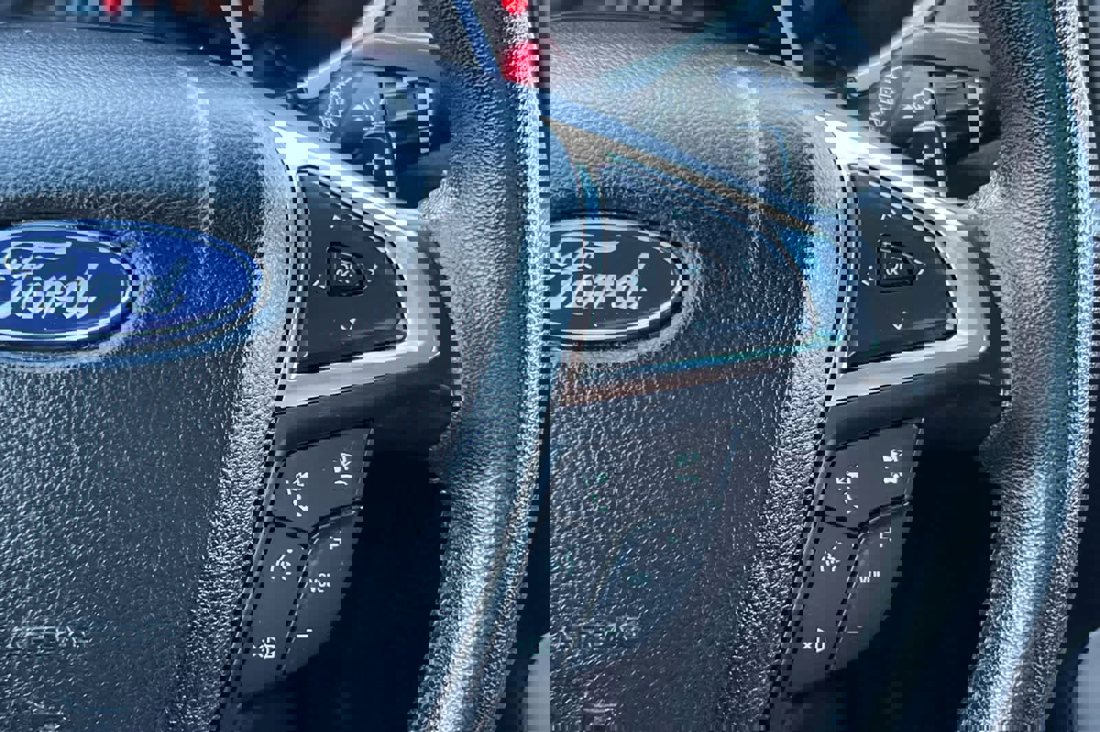 Used 2020 Ford Edge SEL image 27