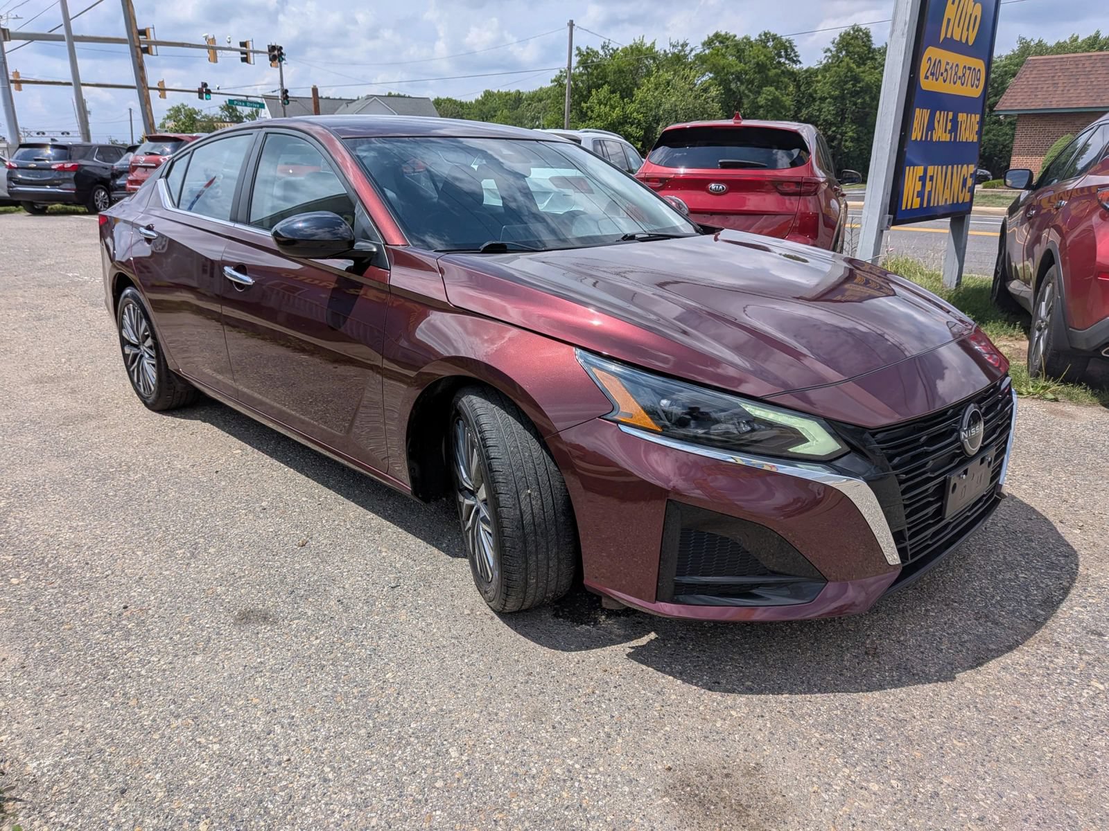 Used 2023 Nissan Altima 2.5 SV FWD image 8