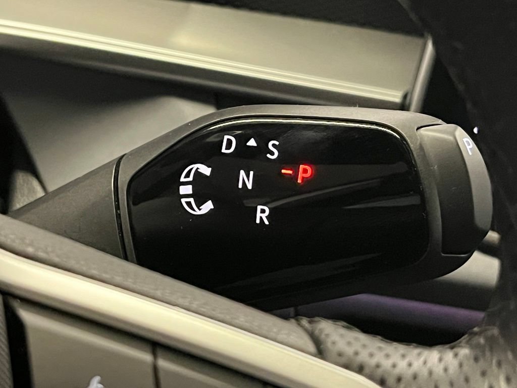 Used 2025 Volkswagen Tiguan SE R-Line AWD/4WD image 18