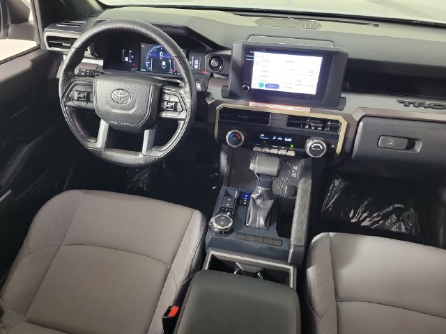 Used 2025 Toyota Tacoma SR5 AWD/4WD image 15