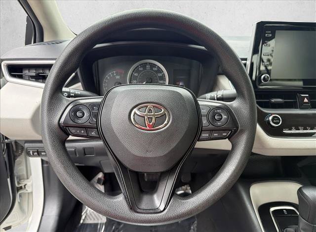 Used 2020 Toyota Corolla LE FWD image 14