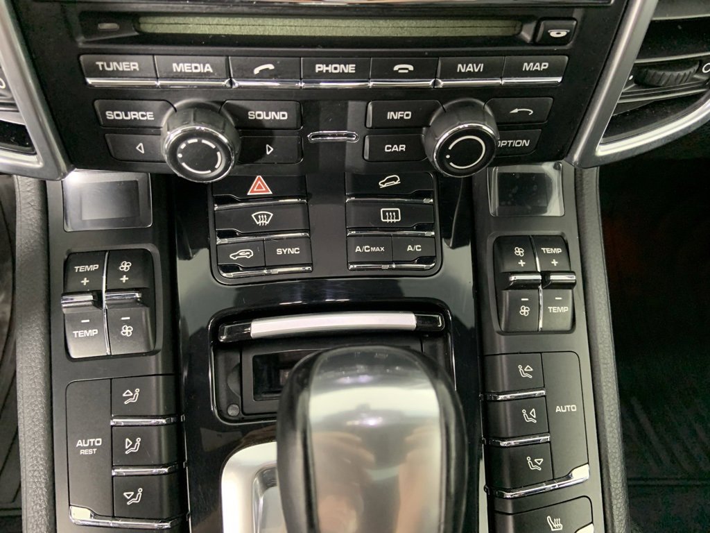 Used 2014 Porsche Cayenne w/ Basic Package image 13