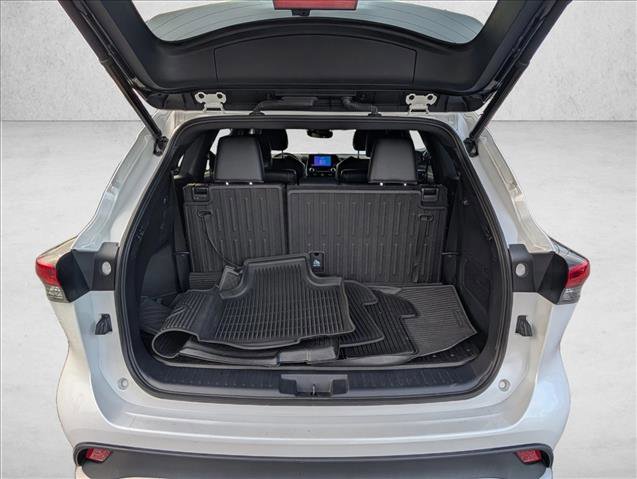 Used 2023 Toyota Highlander XSE image 6