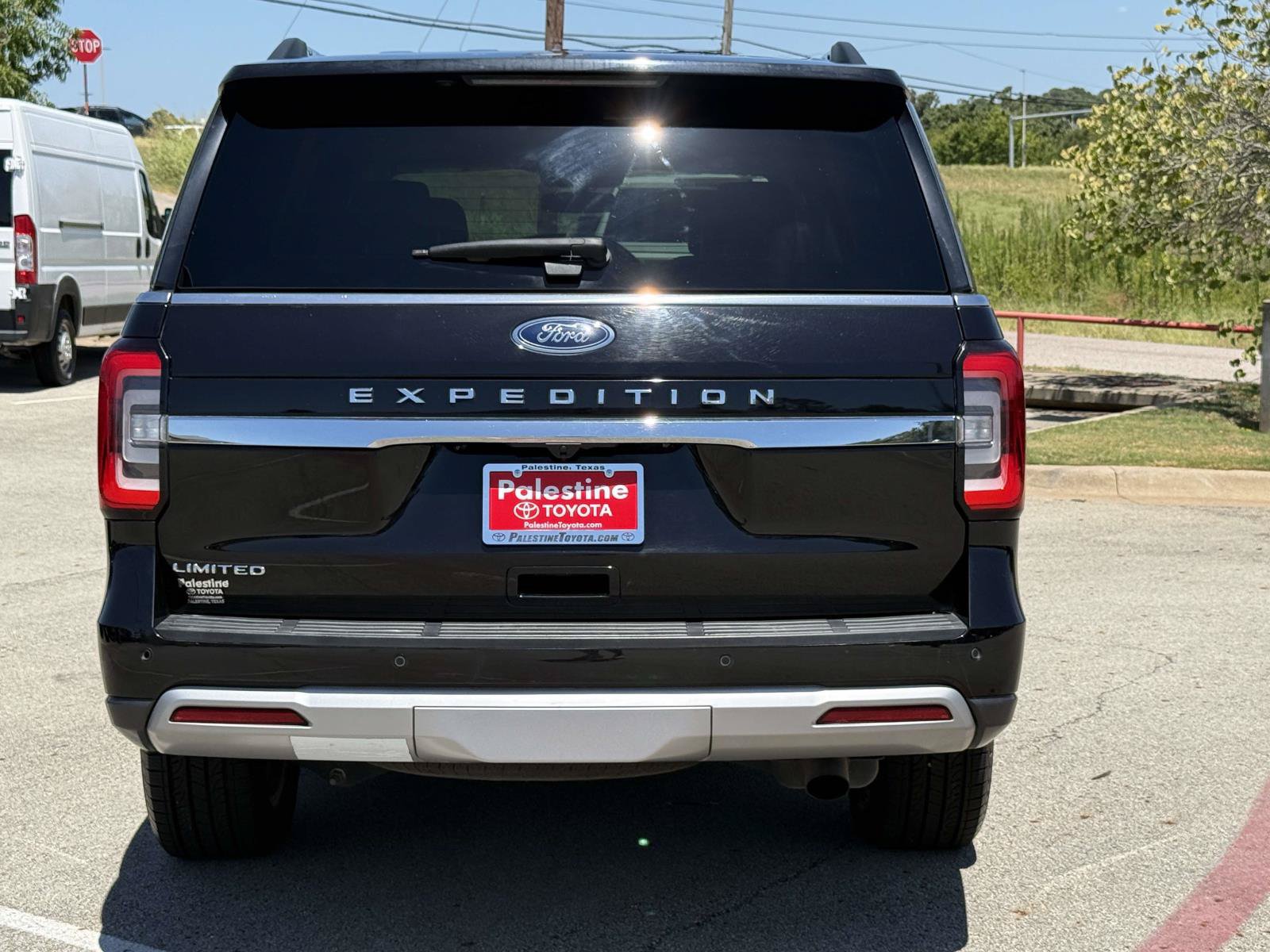 Used 2024 Ford Expedition Limited RWD image 5