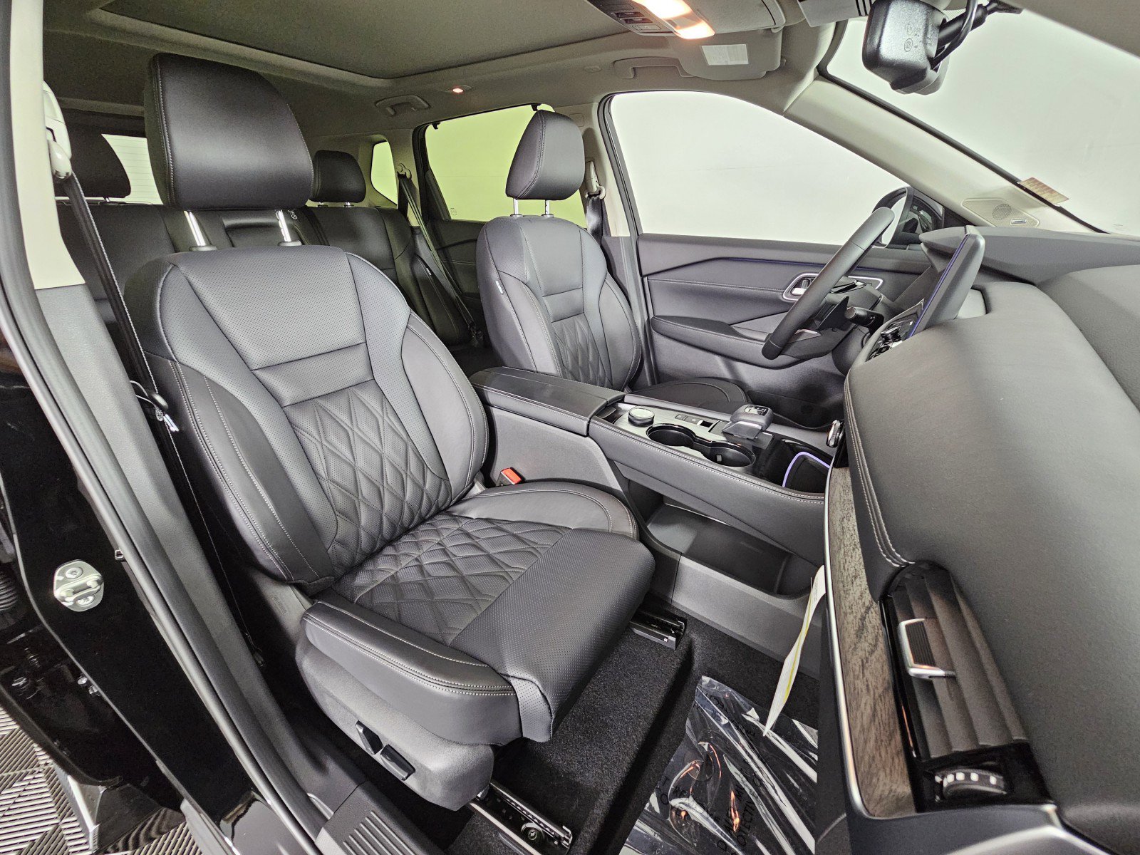 New 2026 Nissan Rogue Platinum w/ Platinum Premium Package image 13
