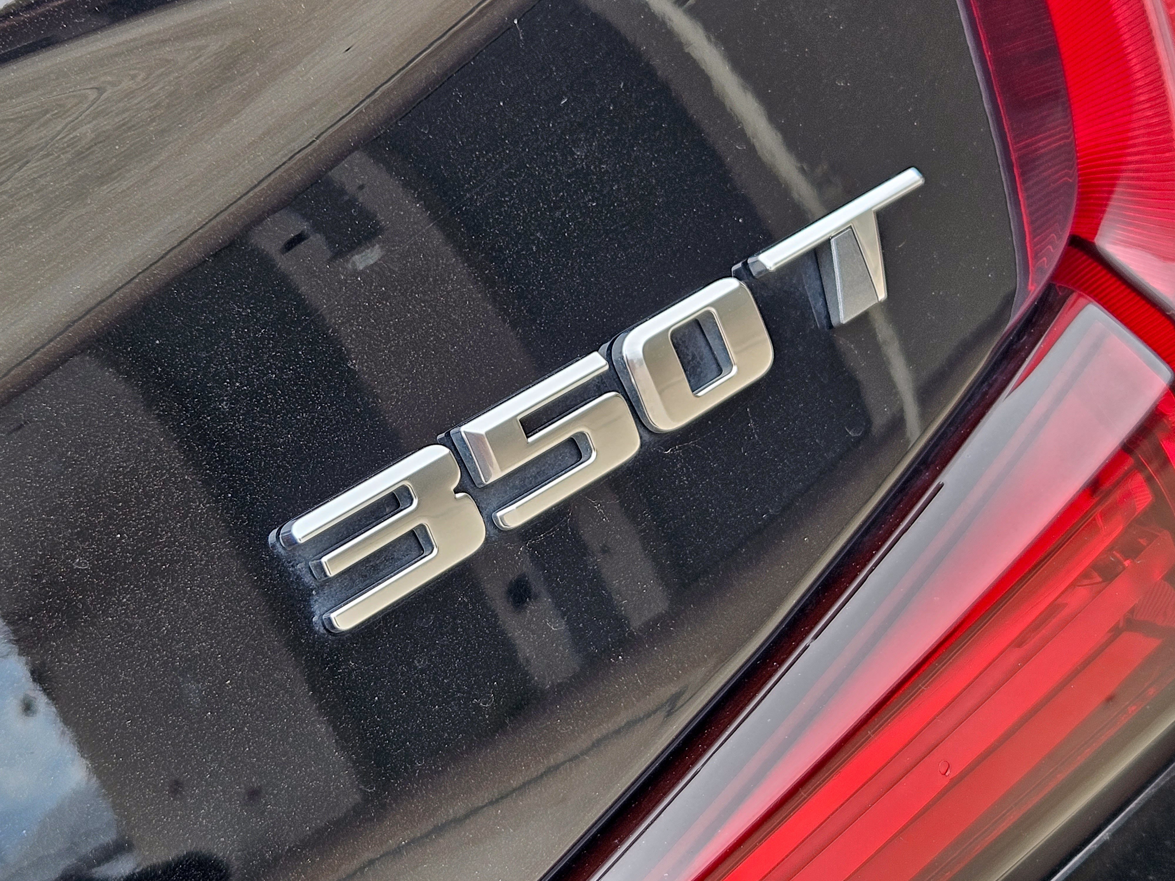 Used 2022 Cadillac XT4 Luxury w/ Cold Weather Package FWD image 34