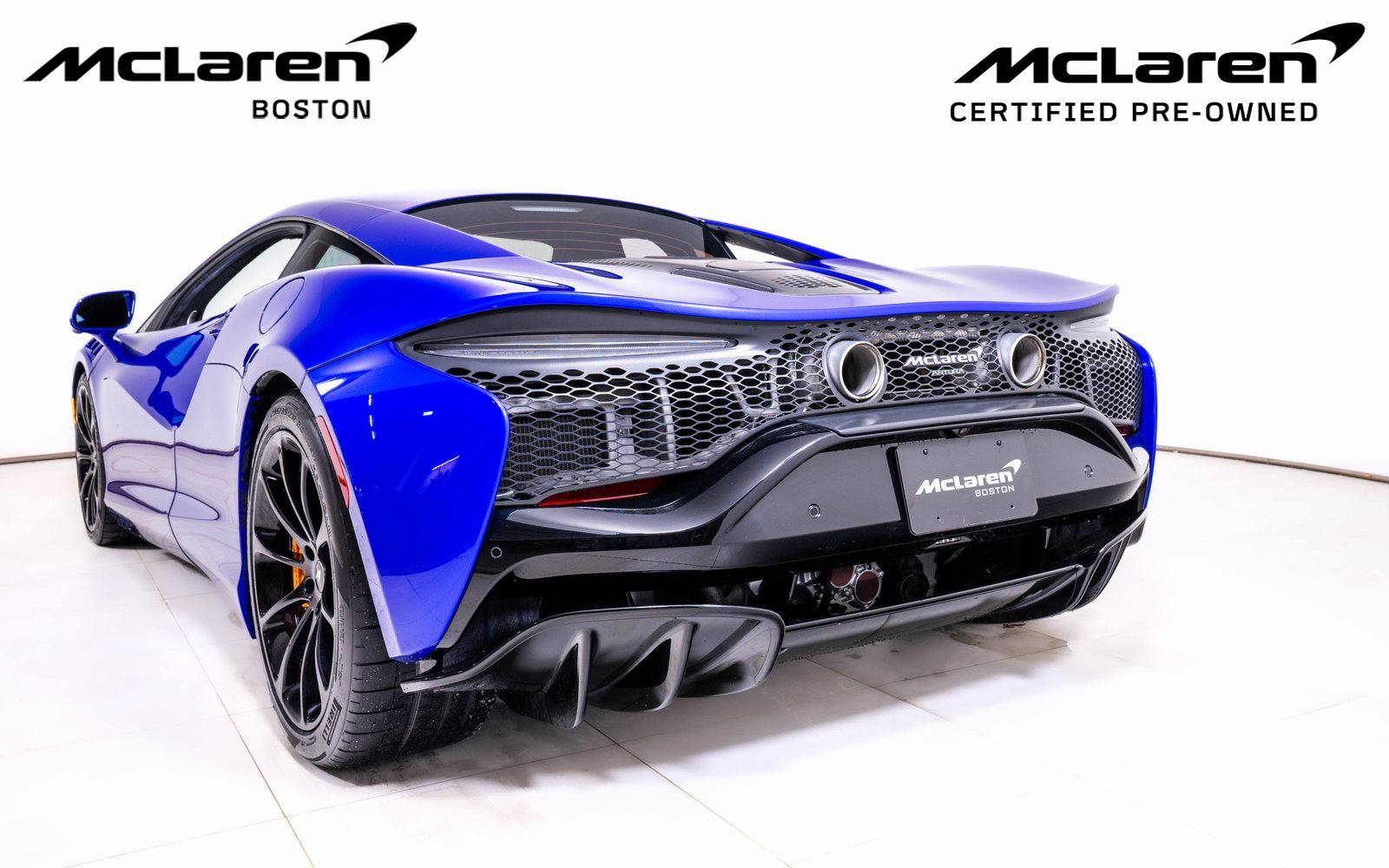 Used 2023 McLaren Artura image 10