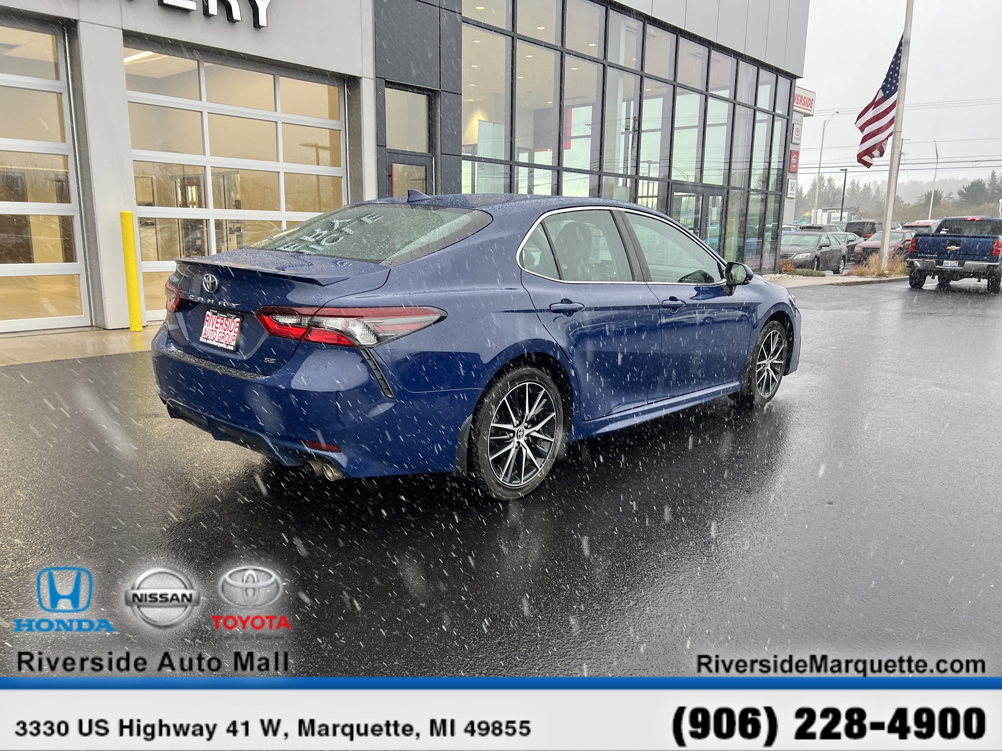 Used 2023 Toyota Camry SE image 9