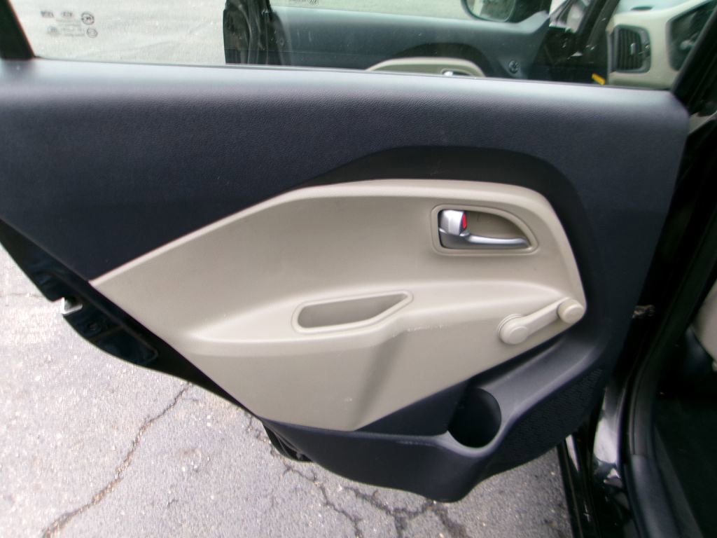 Used 2014 Kia Rio LX image 10