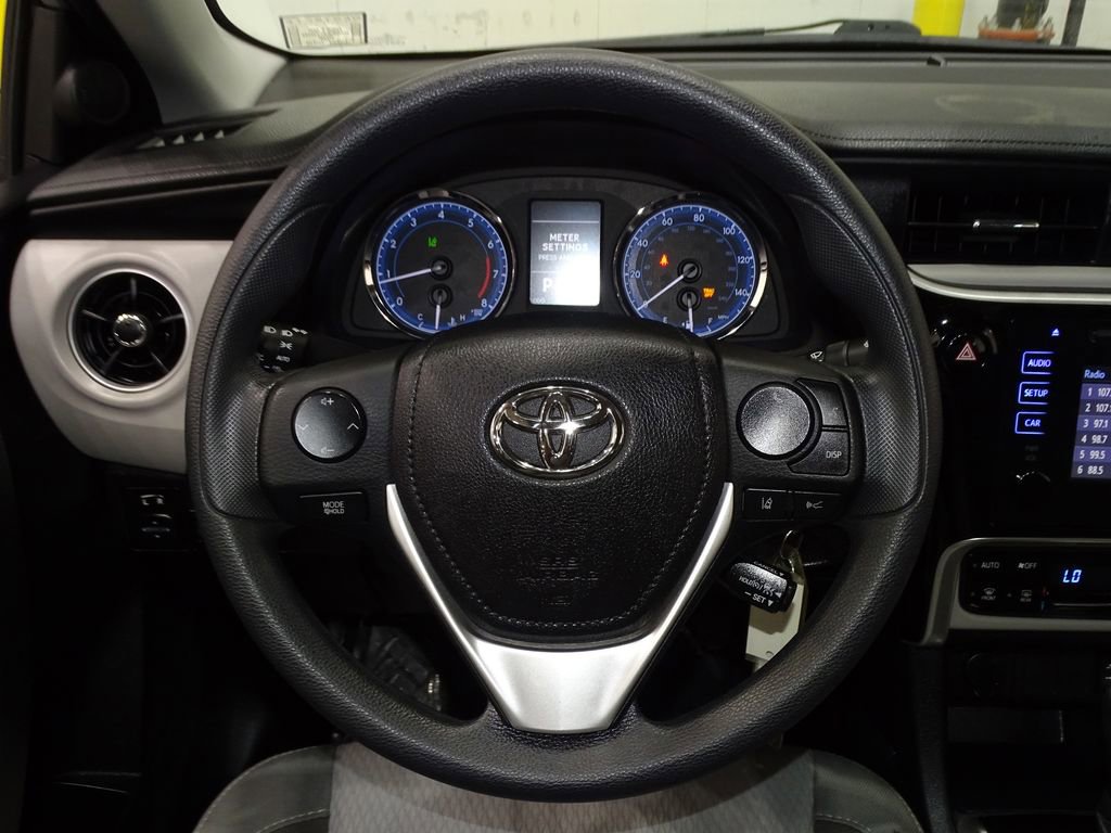 Used 2017 Toyota Corolla LE image 21