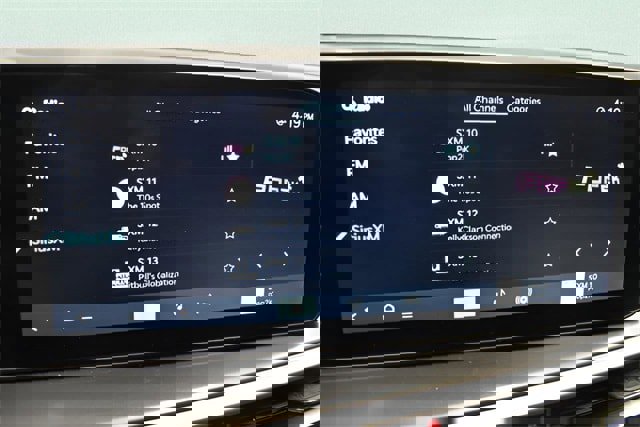 Used 2024 Kia Sorento S image 29